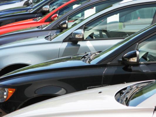 Producţia de autoturisme a celor favricilor Dacia şi Ford a crescut cu 4,7%