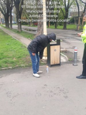 Persoană depistată de polițiștii locali în timp ce efectua desene tip graffiti  