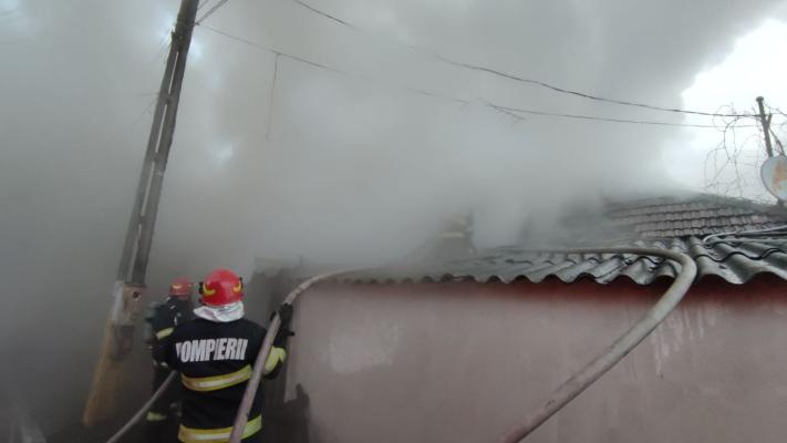 Incendiu la anexa unei case, în Valu lui Traian