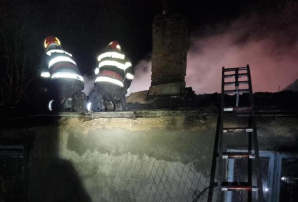 Incendiu la o casă, în Topolog 