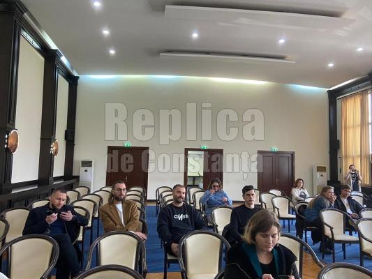 Întâlnire de gradul zero cu operatorii care au câștigat licitațiile pentru plaje. Video