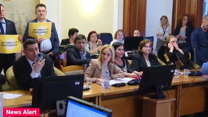 „Chemați 112!”. Simion și Șoșoacă au făcut scandal în Parlament