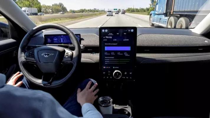 Prima ţară din Europa care a aprobat maşinile care se conduc singure