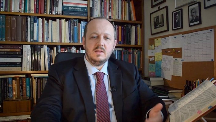 Adrian Papahagi, profesor universitar: