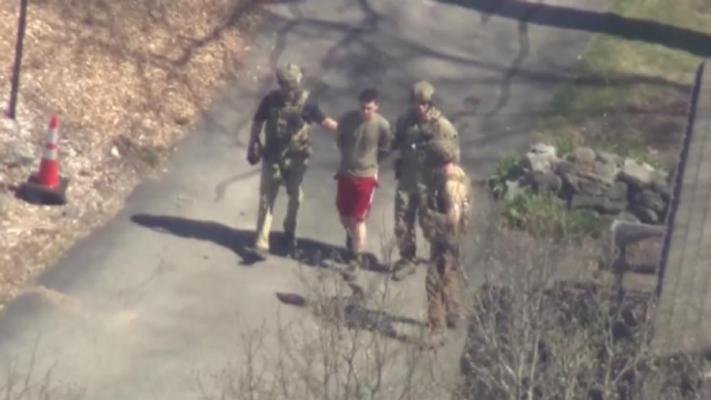 Momentul în care „cârtița” din scandalul Pentagon Leaks este săltat de FBI