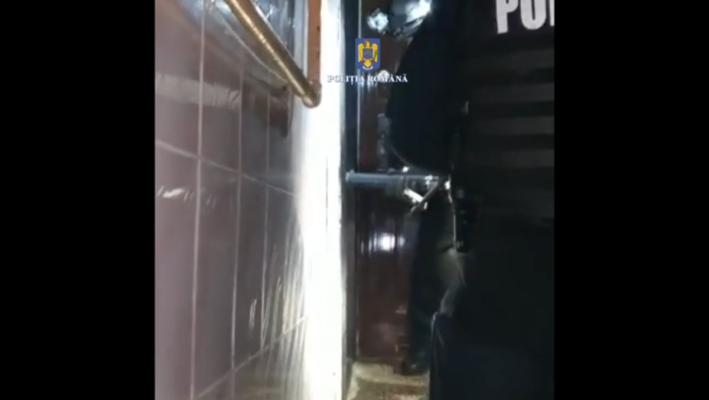 Percheziții într-un dosar de tâlhărie calificată. Video