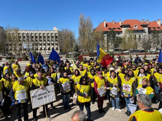 Marş cu 20.000 de profesori în Bucureşti 