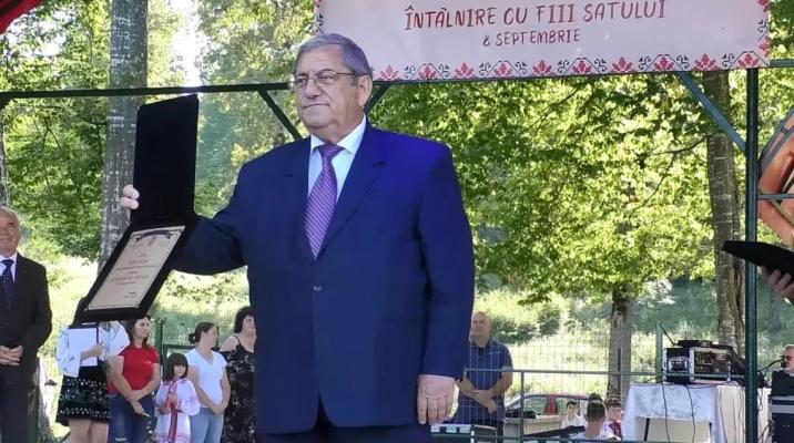 Fostul rector al Universităţii “Valahia” s-a răsturnat cu maşina în şanţ