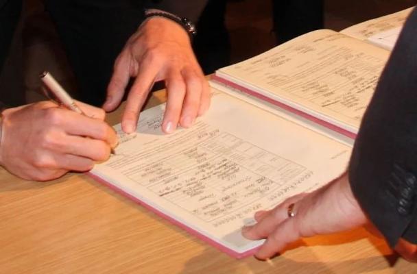  Proiect USR: Cetăţenii vor putea fi reprezentaţi şi de avocat în relaţia cu Starea civilă