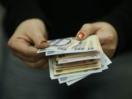 Salariul mediu net a ajuns în februarie 2023 la 4.270 lei