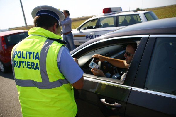 Șofer, prins cu 200 la oră, pe drumul Tulcea-Constanța