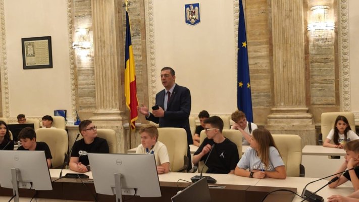 Elevii de la Colegiul Național Mircea cel Bătrân Constanța au luat cu asalt Parlamentul