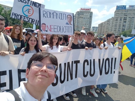 Elevii constănțeni, în Piața Victoriei, alături de profesori, la cel mai mare protest din ultimii ani