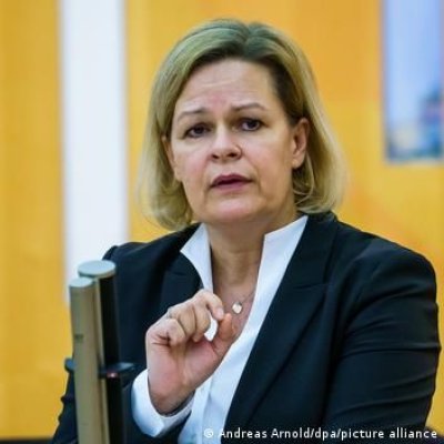  Germania: Ministrul de interne respinge introducerea de controale statice la frontierele cu Polonia şi Republica Cehă
