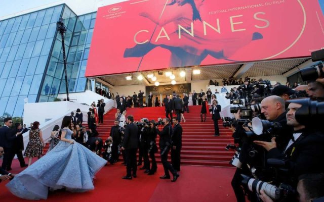 Cannes - cum a devenit capitala filmului o capitală mondială a prostituției