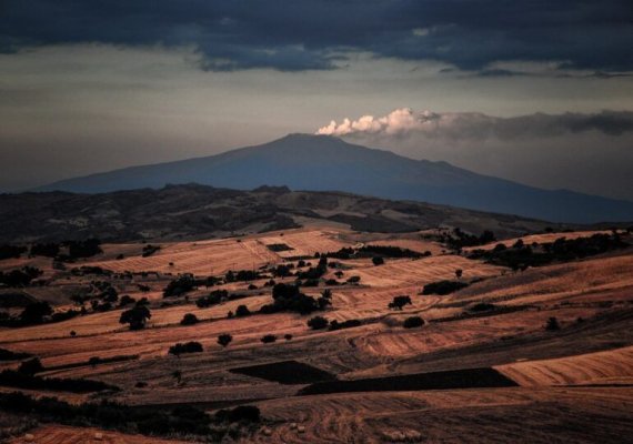 Aeroportul din Catania, redeschis după ce vulcanul Etna nu a mai expulzat cenuşă