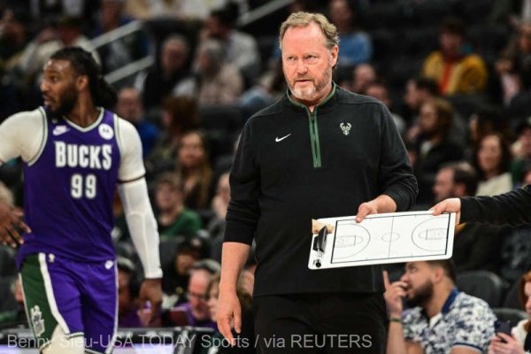 Baschet: NBA - Milwaukee Bucks l-a concediat pe antrenorul Mike Budenholzer