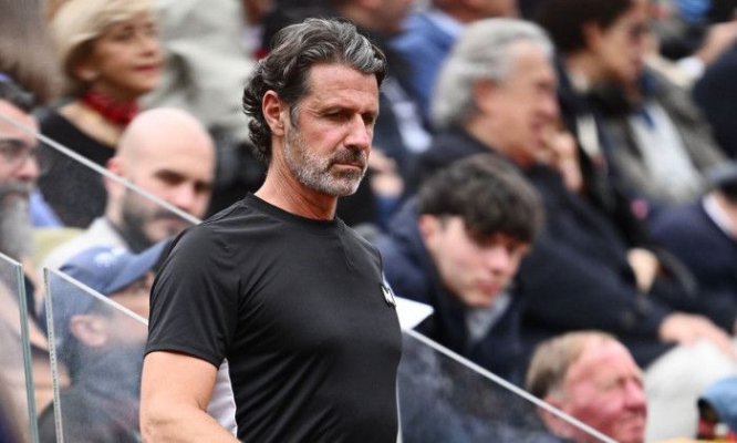 Tenis: Patrick Mouratoglou a reacţionat după noua amânare a audierii Simonei Halep