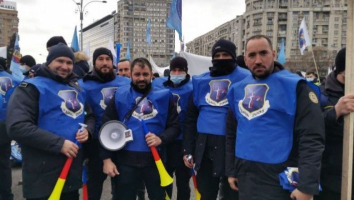 Polițiștii din penitenciare susţin greva profesorilor