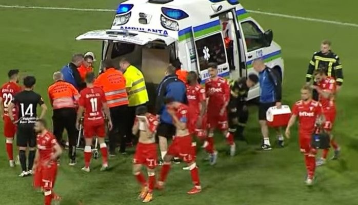 Momente de groază: Rareș Pop, jucător la UTA Arad, luat cu ambulanța de pe teren. Video