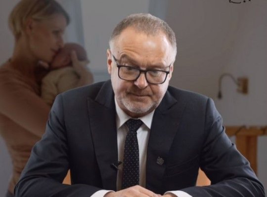 Discurs halucinant al unui senator AUR: „Femeile se răzbună pe bărbații negravizi“