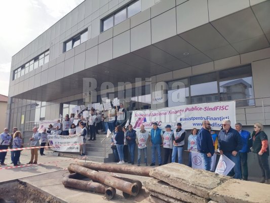 Sindicaliştii din Finanţe au declanşat conflictul de muncă şi ameninţă cu greva generală