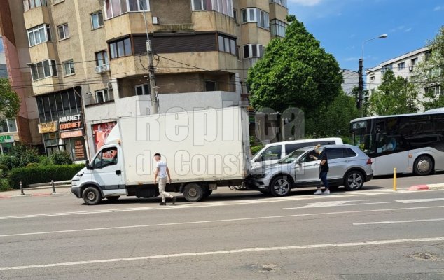 Accident rutier în zona Tomis 3