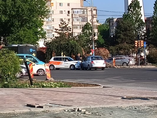 Tamponare între două autoturisme, în zona Far! Video