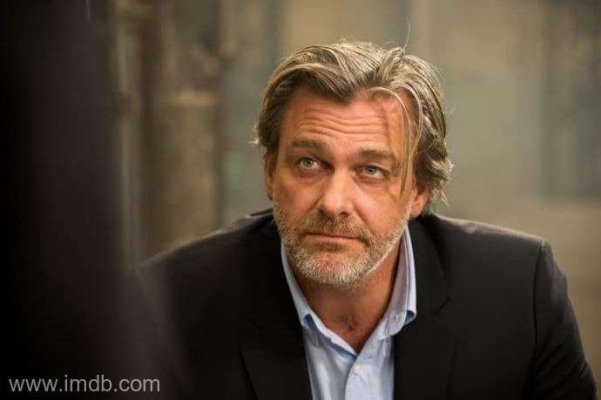 Actorul britanic Ray Stevenson a murit la vârsta de 58 de ani