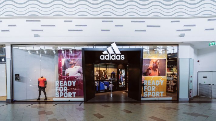 Adidas vrea să cucerească piața din SUA, după încetarea parteneriatului cu Kanye West