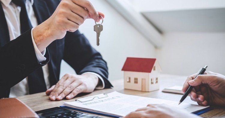 Cât câştigă un agent imobiliar în România. Comisioanele pornesc de la 1%