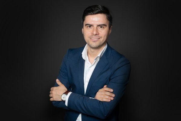 Schimbare de acţionariat la Elefant. Noul investitor este Mihai Pătraşcu, CEO-ul evoMAG