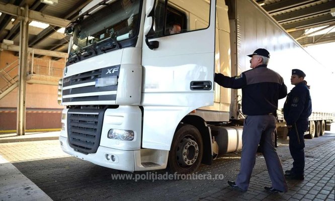 Bunuri de lux contrafăcute de 8 milioane euro, confiscate de la un şofer de TIR bulgar