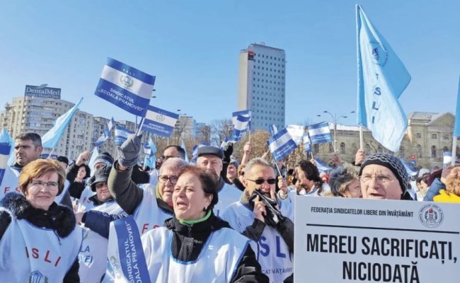 Noua ofertă pentru profesori: creşterea salariilor cu 1.000 de lei brut