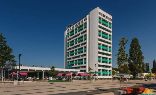 Funcționarii publici, dezmăț pe litoral, din bani publici, mascat în formare profesională 