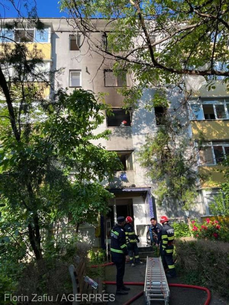 O femeie a murit in urma unui incendiu izbucnit intr-un apartament