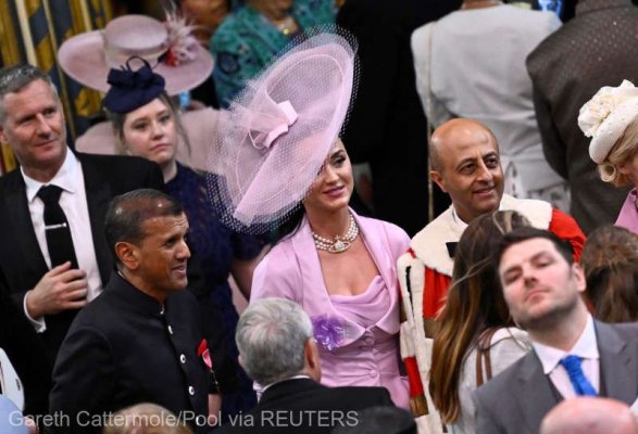 Katy Perry şi-a liniştit fanii după ce a părut dezorientată la ceremonia de încoronare a regelui Charles