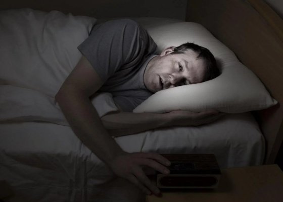 Medic: 4 motive serioase pentru care te simți obosit, dar nu poți dormi
