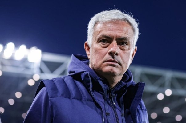 Fotbal: PSG îl vrea pe Jose Mourinho în locul antrenorului Christophe Galtier