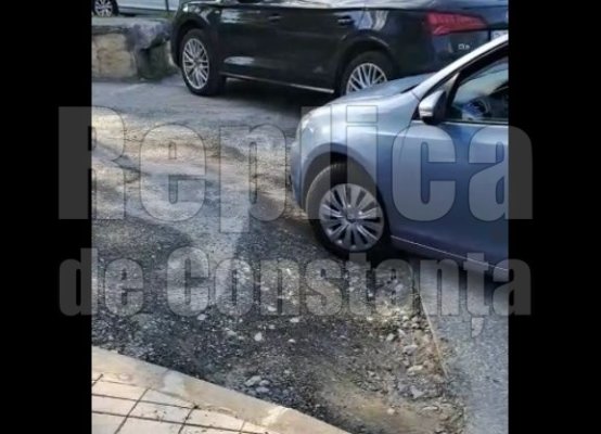 Atenție, șoferi! Un crater zace în mijlocul drumului, în zona Sala Sporturilor. Video