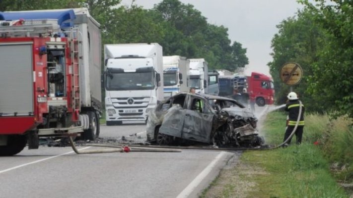 Doi români au murit carbonizați în Bulgaria, în propria mașină. Video