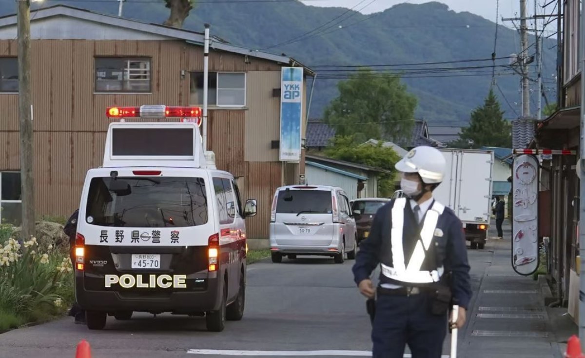 Japonia: Doi politisti si o femeie, ucisi intr-un atac cu pusca si cutit