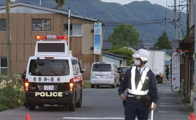 Japonia: Doi poliţişti şi o femeie, ucişi într-un atac cu puşcă şi cuţit