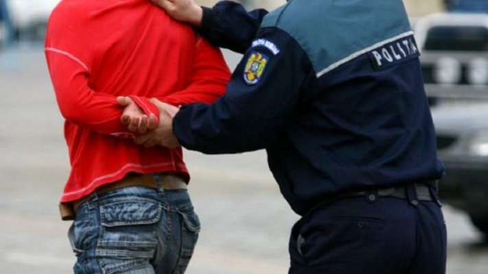 Reținut pentru încălcarea ordinului de protecție
