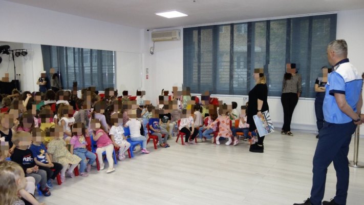 Polițiștii, prezenți la grădinița ”Albă ca Zăpada”