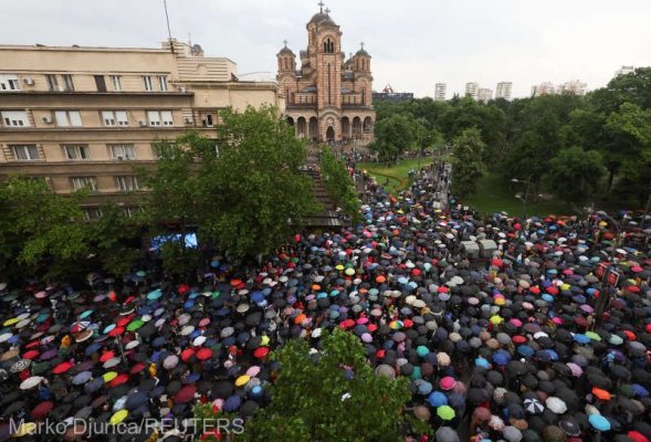 Serbia: O nouă manifestaţie, televiziunea naţională ţinta protestelor