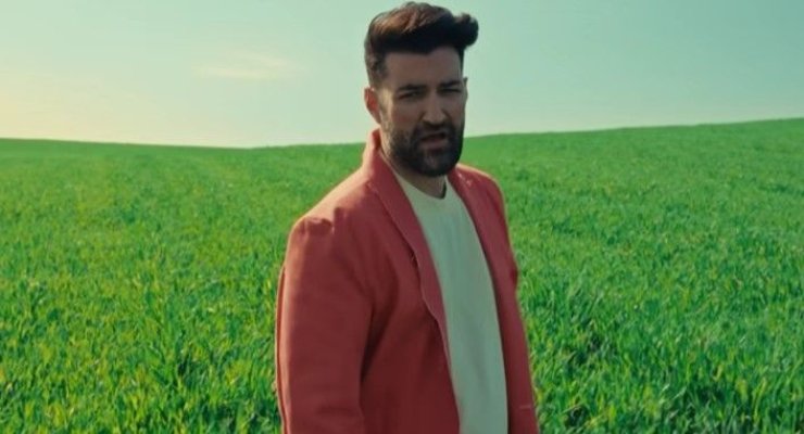 Noul hit semnat de Smiley, 'Aia e', se vrea a fi imnul omului optimist. Video