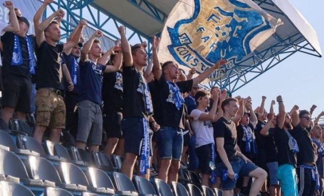 Fotbal: Cluburile Farul Constanţa şi FC Rapid, sancţionate de Comisia de Disciplină a FRF