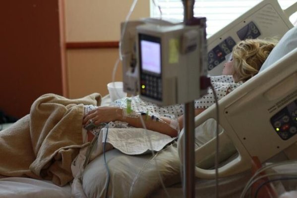 Bolnavii de cancer primesc umilinţă în loc de tratamente vitale
