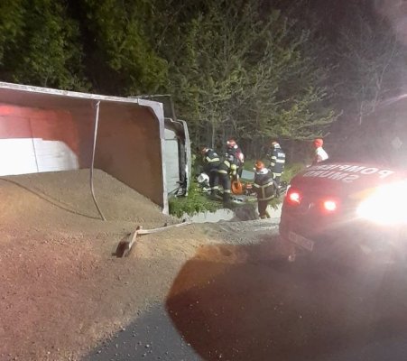 Coliziune între un TIR și un autoturism, pe DN2A. Șoferul TIR-ului a decedat